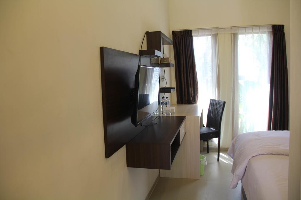 Kampoeng Nelayan Hotel Palu Exterior foto