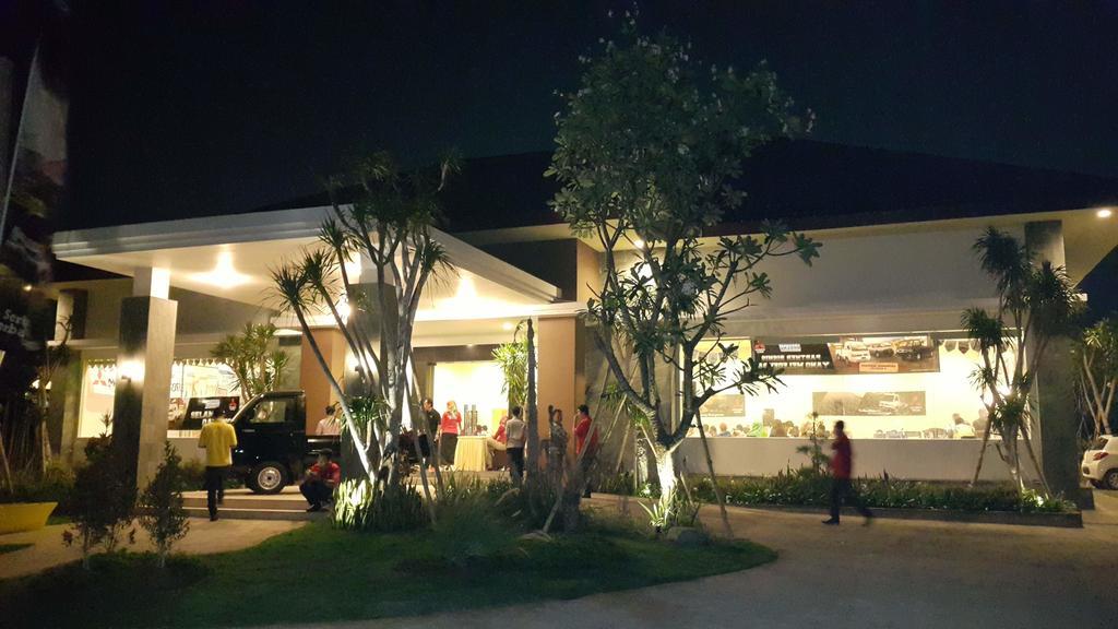Kampoeng Nelayan Hotel Palu Exterior foto