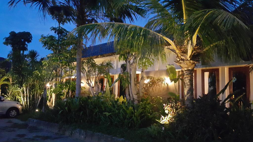 Kampoeng Nelayan Hotel Palu Exterior foto